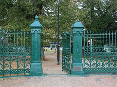Maddingley Park Entrance