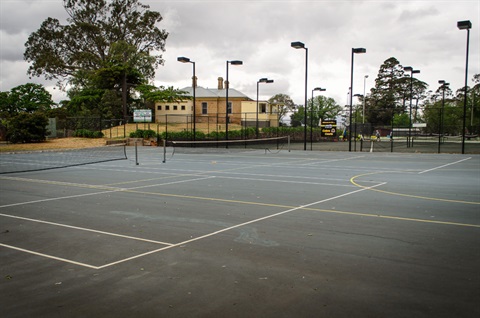 Maddingley Park Outdoor Tennis / Netball Courts