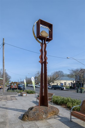 Peter Blizzard-Moorabool Earth Totem-Ballan.jpg